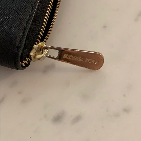 Michael Kors Zip Around Black Wallet - Picture 6 of 6